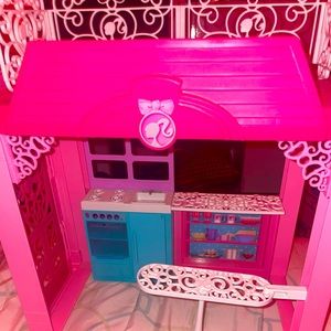 BARBIE DREAM HOUSE